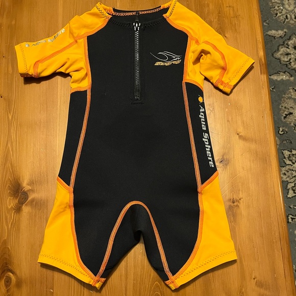 Aqua Sphere Neoprene Kids (size 2) wet suit - Picture 1 of 6